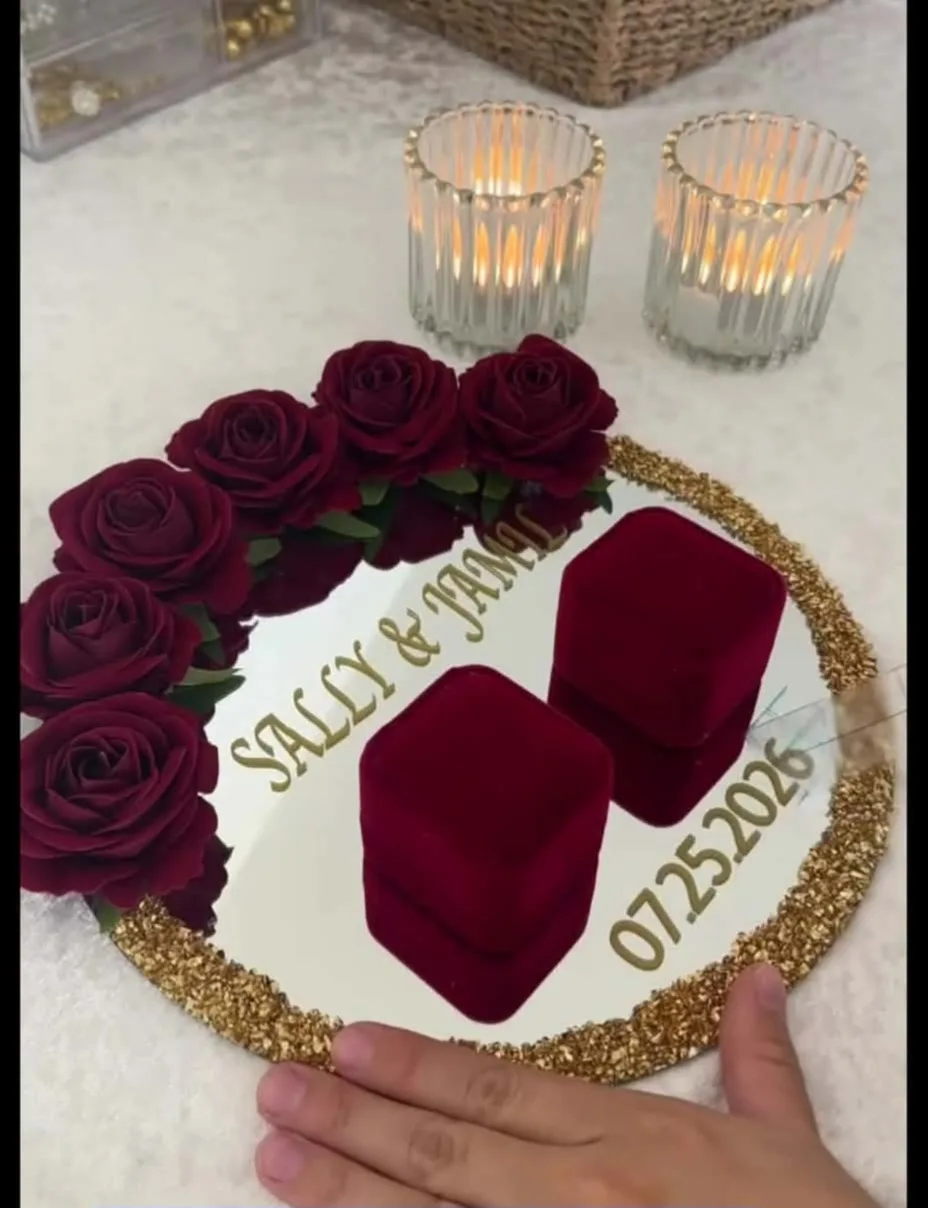 💍✨ خلي فرحتك أحلى مع صينية الخطوبة من برند بوكسيلا ❤️🎀  شياكة ورُقي وتفاصيل تخطف القلب، عشان يومك المميز يبقى أجمل ذكر